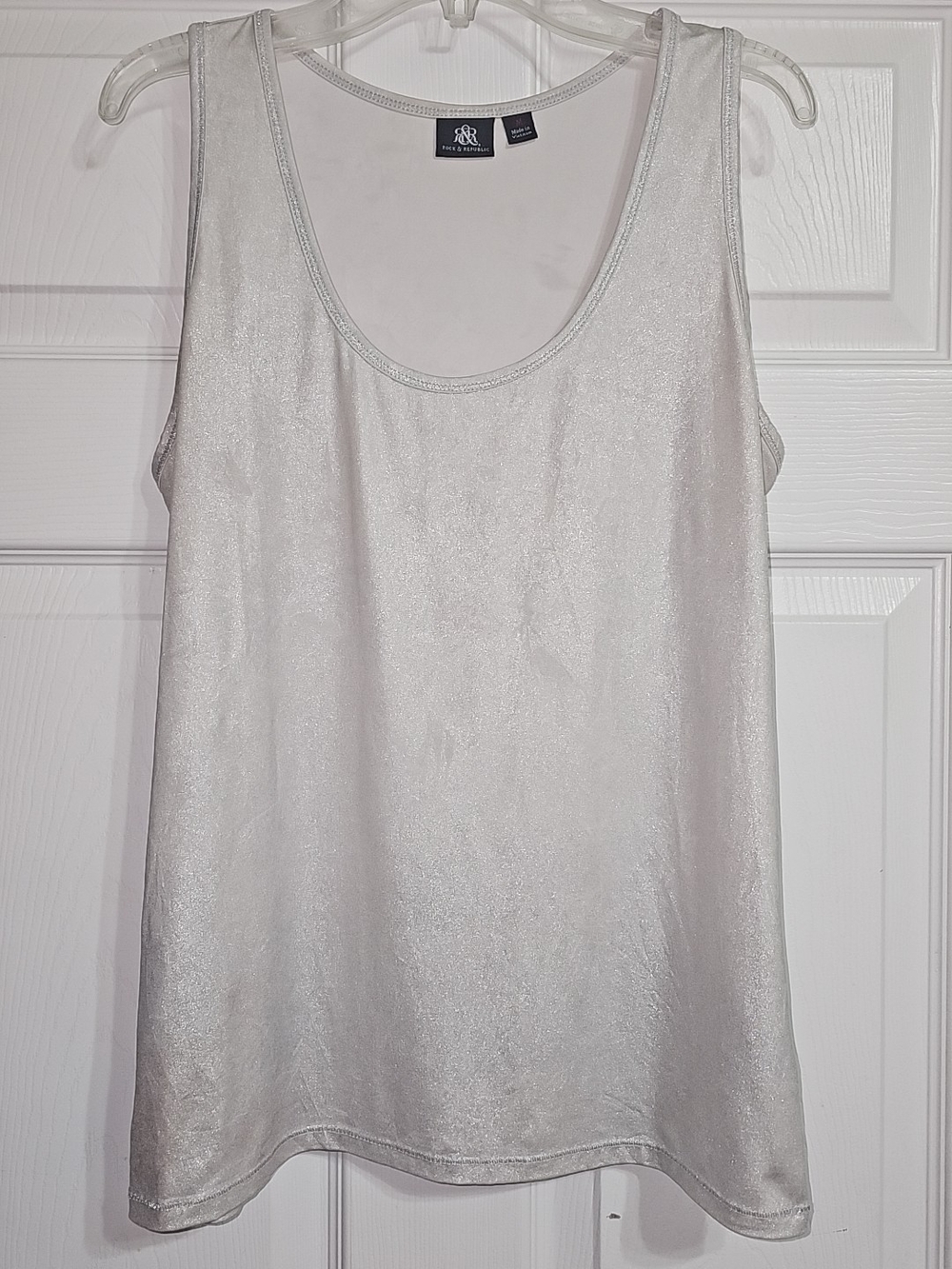 Rock & Republic Silver Metallic Scoop Tank